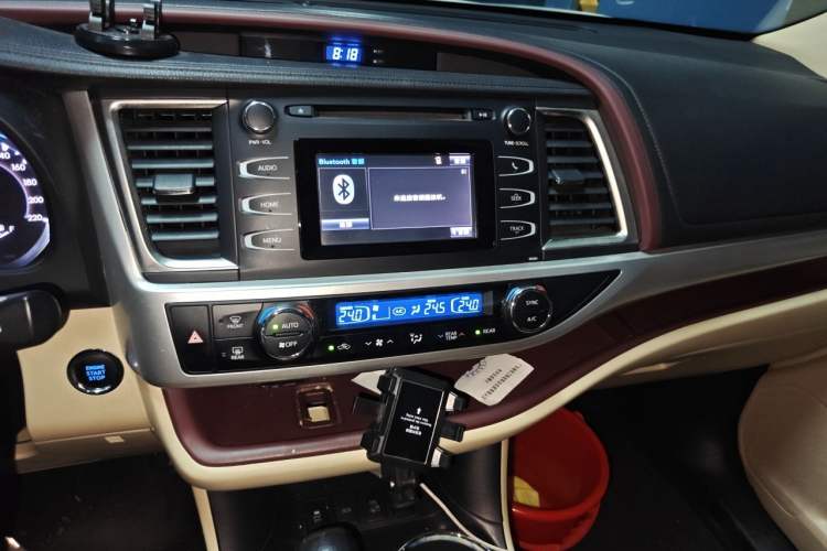 Used Toyota Highlander 2017 3.5L 4x4 Luxury Edition 7-seater Audio And AC Panel