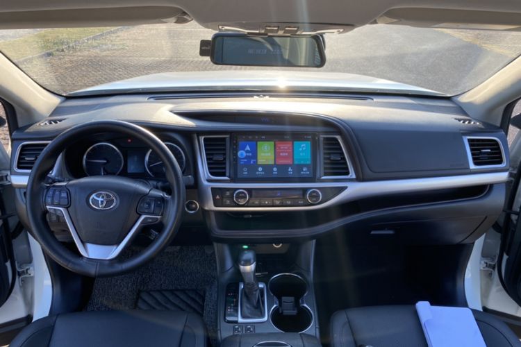 Used Toyota Highlander 2017 2.0T Two-Wheel Drive Luxury Edition 7 Seats Audio And AC Panel