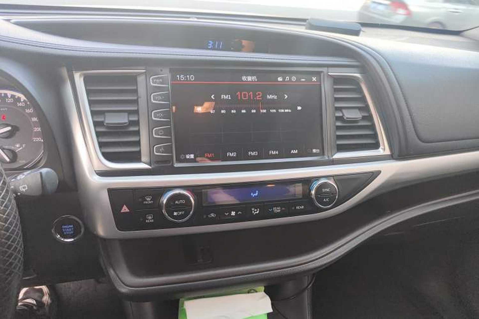Used Toyota Highlander 2017 2.0T Four-Wheel Drive Luxury Edition 7 Seats Audio And AC Panel