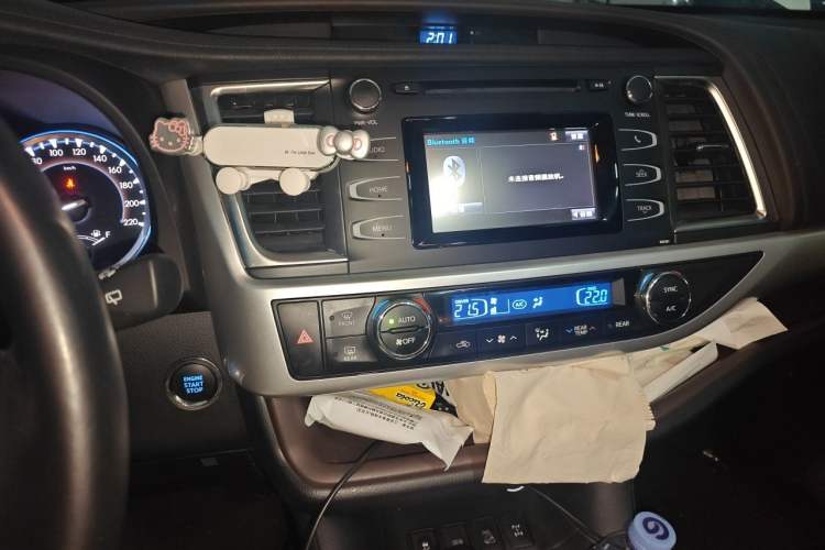 Used Toyota Highlander 2017 2.0T Four-Wheel Drive Luxury Edition 7 Seats Audio And AC Panel