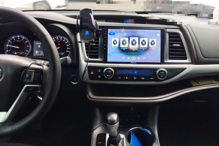Used Toyota Highlander 2017 2.0T Four-Wheel Drive Luxury Edition 7 Seats Audio And AC Panel