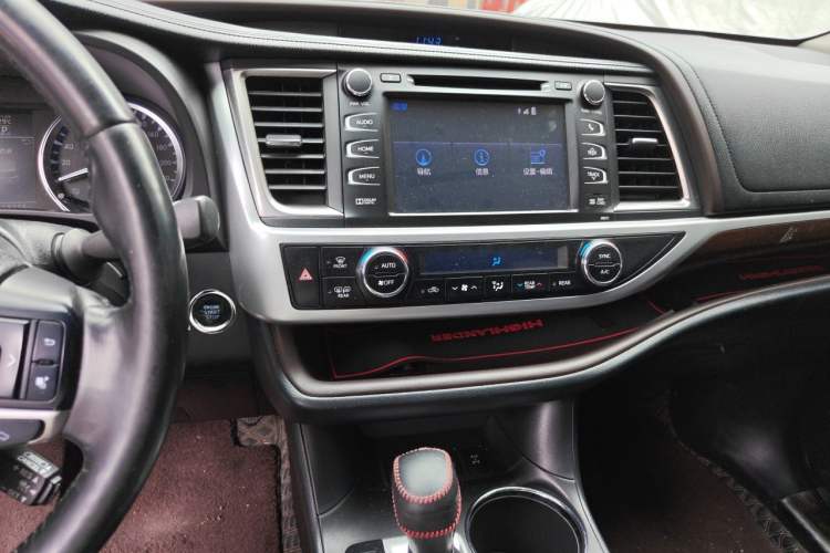 Used Toyota Highlander 2017 2.0T Four-Wheel Drive Ultimate Edition 7 Seats Audio And AC Panel