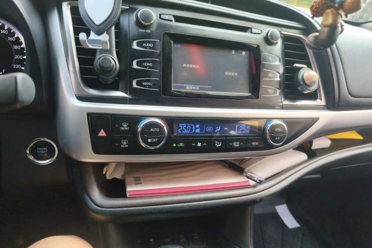 Used Toyota Highlander 2017 2.0T Four-Wheel Drive Luxury Edition 7 Seats Audio And AC Panel
