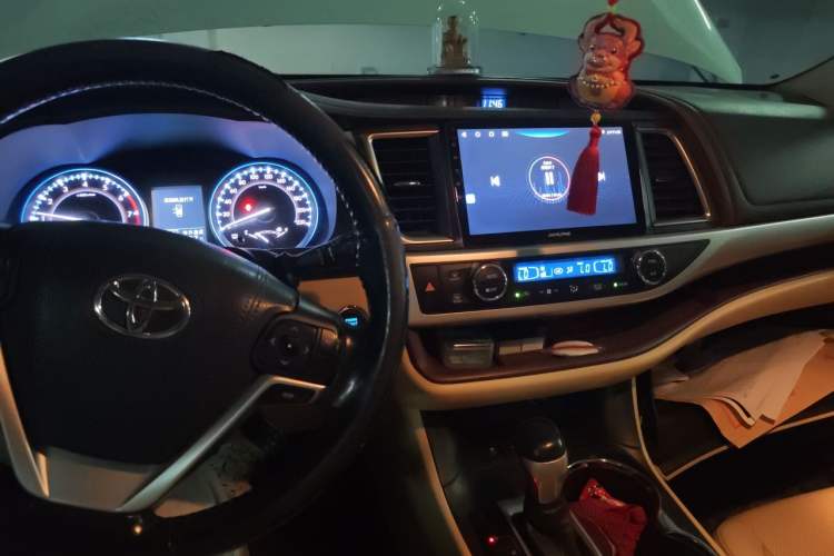 Used Toyota Highlander 2017 2.0T Four-Wheel Drive Luxury Edition 7 Seats Audio And AC Panel