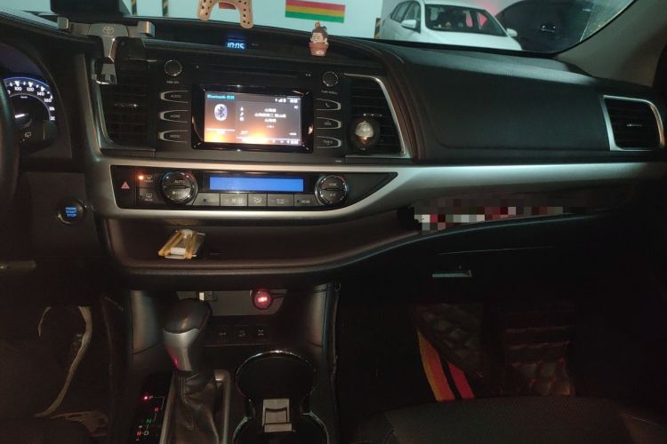 Used Toyota Highlander 2017 2.0T Four-Wheel Drive Luxury Edition 7 Seats Audio And AC Panel