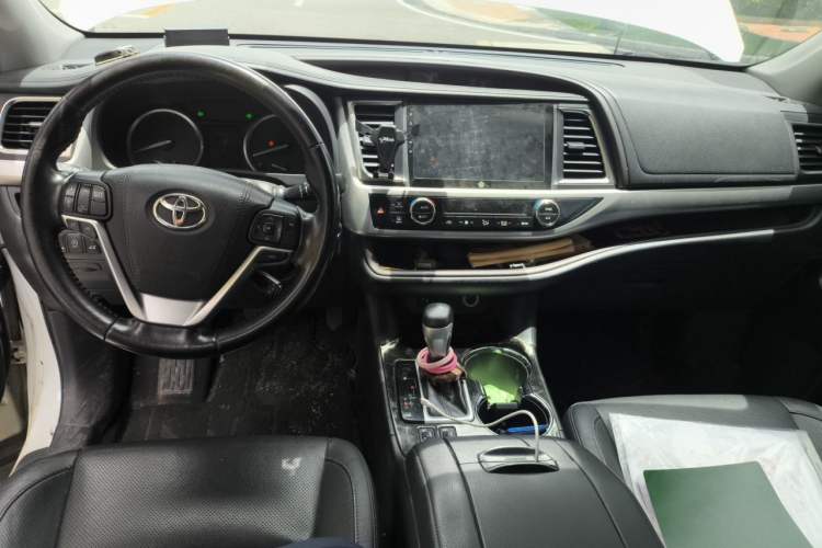 Used Toyota Highlander 2017 2.0T Four-Wheel Drive Luxury Edition 7 Seats Center Console