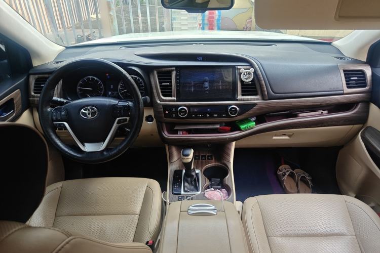Used Toyota Highlander 2017 2.0T Four-Wheel Drive Luxury Edition 7 Seats Center Console