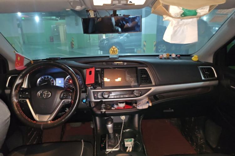Used Toyota Highlander 2017 2.0T Four-Wheel Drive Luxury Edition 7 Seats Center Console