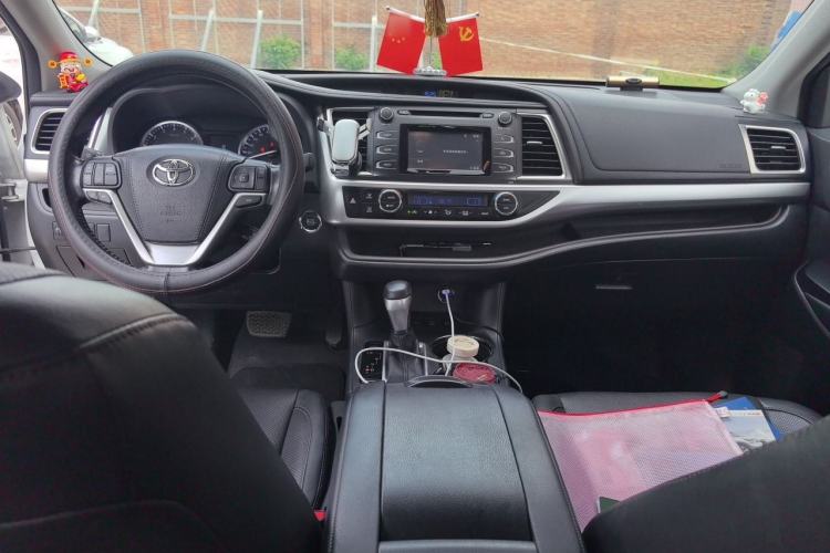 Used Toyota Highlander 2017 2.0T Four-Wheel Drive Luxury Edition 7 Seats Center Console