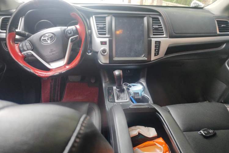 Used Toyota Highlander 2017 2.0T Four-Wheel Drive Luxury Edition 7 Seats Center Console