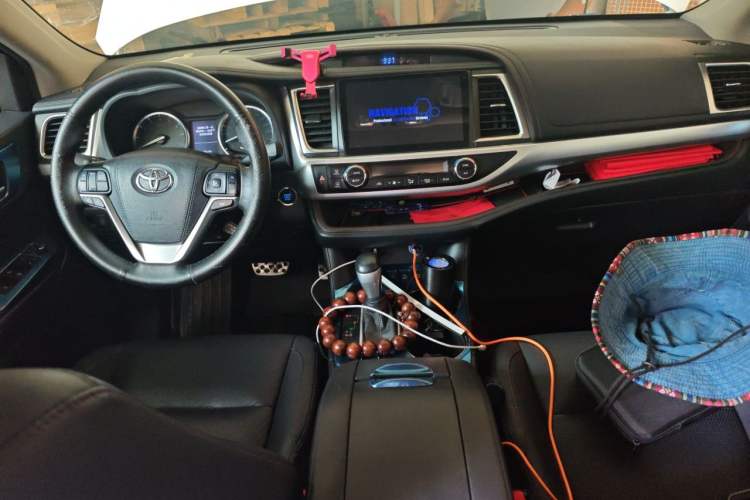 Used Toyota Highlander 2017 2.0T Four-Wheel Drive Luxury Edition 7 Seats Center Console