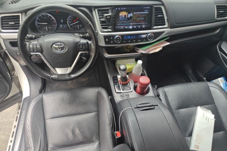 Used Toyota Highlander 2017 2.0T Four-Wheel Drive Luxury Edition 7 Seats Center Console