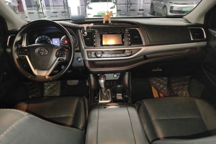 Used Toyota Highlander 2017 2.0T Four-Wheel Drive Luxury Edition 7 Seats Center Console