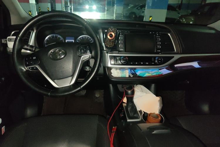 Used Toyota Highlander 2017 2.0T Four-Wheel Drive Ultimate Edition 7 Seats Center Console