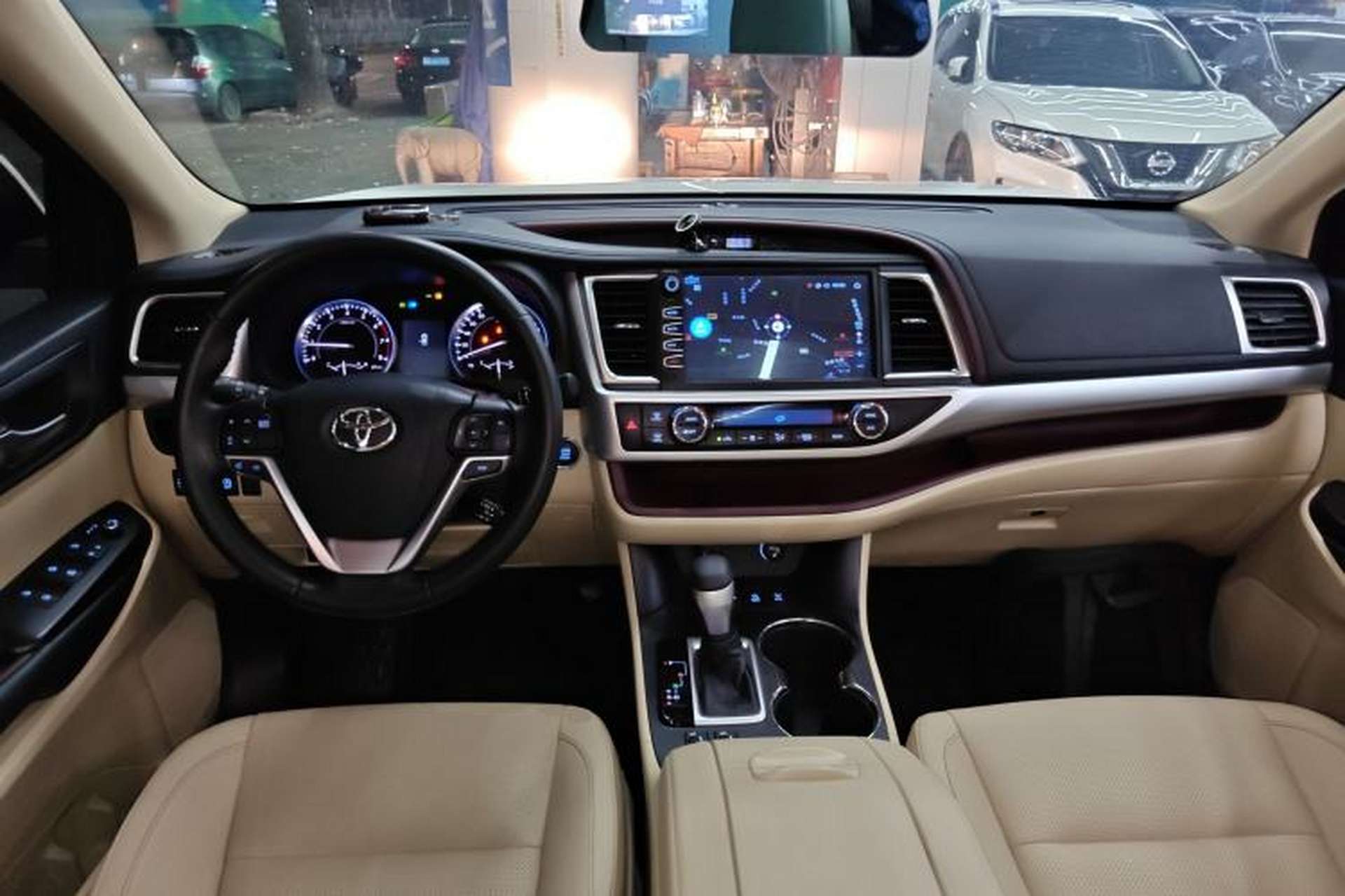 Used Toyota Highlander 2017 2.0T Four-Wheel Drive Luxury Edition 7 Seats Center Console