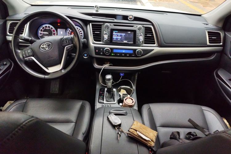 Used Toyota Highlander 2017 2.0T Four-Wheel Drive Luxury Edition 7 Seats Center Console