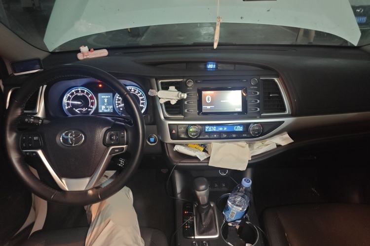 Used Toyota Highlander 2017 2.0T Four-Wheel Drive Luxury Edition 7 Seats Center Console