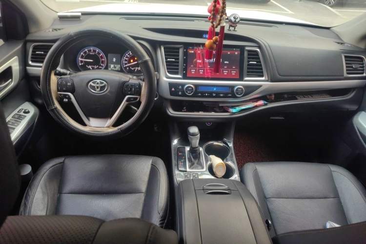Used Toyota Highlander 2017 2.0T Four-Wheel Drive Luxury Edition 7 Seats Center Console