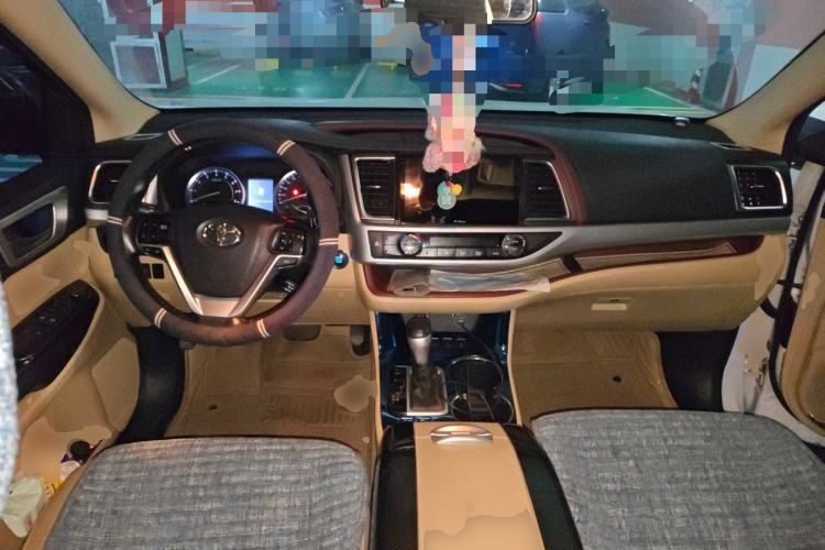 Used Toyota Highlander 2017 2.0T Four-Wheel Drive Luxury Edition 7 Seats Center Console