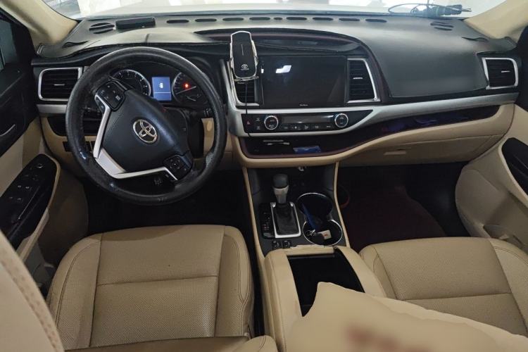 Used Toyota Highlander 2017 2.0T Four-Wheel Drive Luxury Edition 7 Seats Center Console