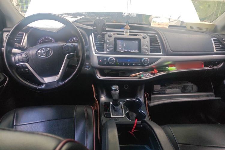 Used Toyota Highlander 2017 2.0T Four-Wheel Drive Luxury Edition 7 Seats Center Console