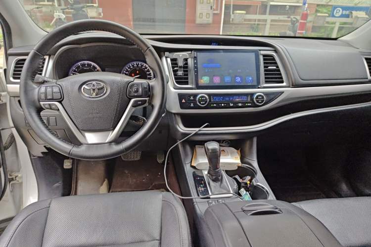 Used Toyota Highlander 2017 2.0T Four-Wheel Drive Luxury Edition 7 Seats Center Console