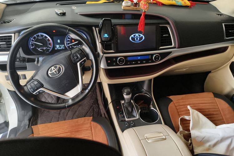 Used Toyota Highlander 2017 2.0T Four-Wheel Drive Luxury Edition 7 Seats Center Console