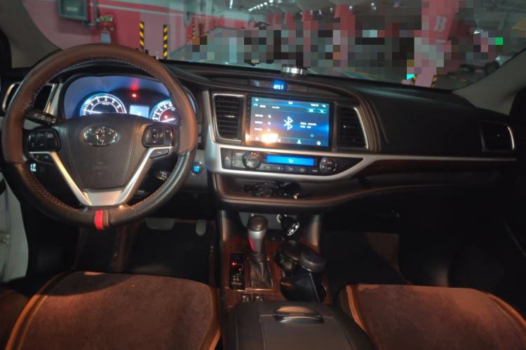 Used Toyota Highlander 2017 2.0T Four-Wheel Drive Luxury Edition 7 Seats Center Console