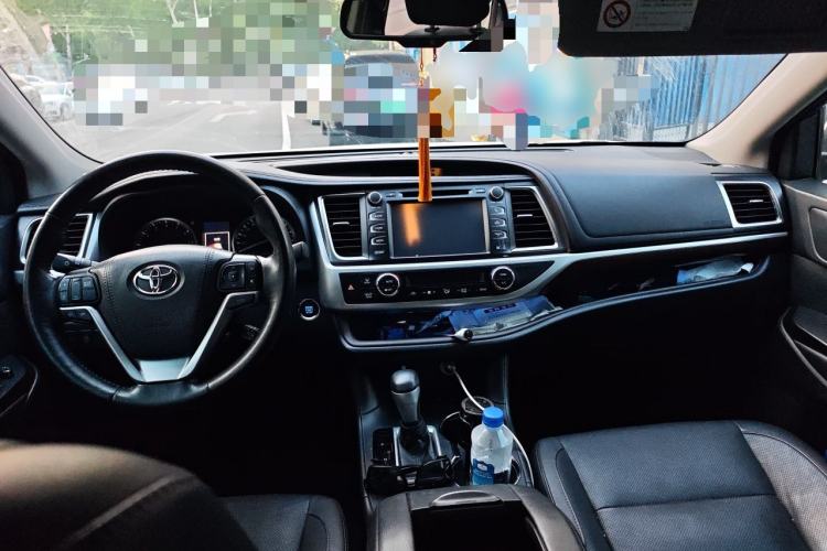 Used Toyota Highlander 2017 2.0T Four-Wheel Drive Ultimate Edition 7 Seats Center Console