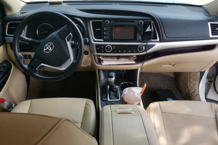 Used Toyota Highlander 2017 2.0T Four-Wheel Drive Luxury Edition 7 Seats Center Console