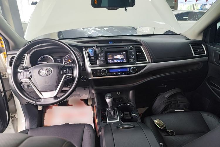Used Toyota Highlander 2017 2.0T Four-Wheel Drive Luxury Edition 7 Seats Center Console