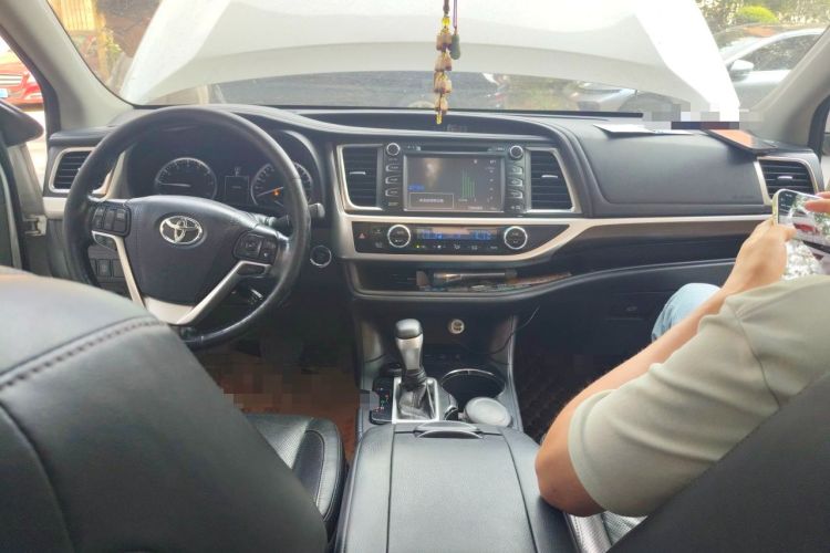 Used Toyota Highlander 2017 2.0T Four-Wheel Drive Luxury Navigation Version 7 Seats Center Console