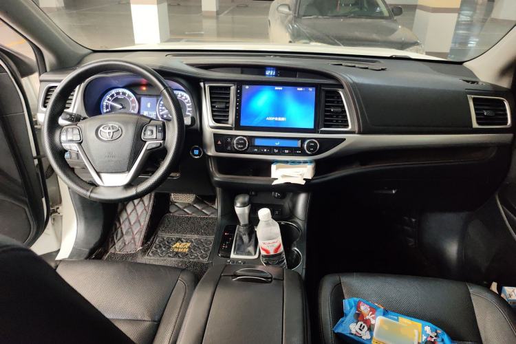 Used Toyota Highlander 2017 2.0T Four-Wheel Drive Luxury Edition 7 Seats Center Console