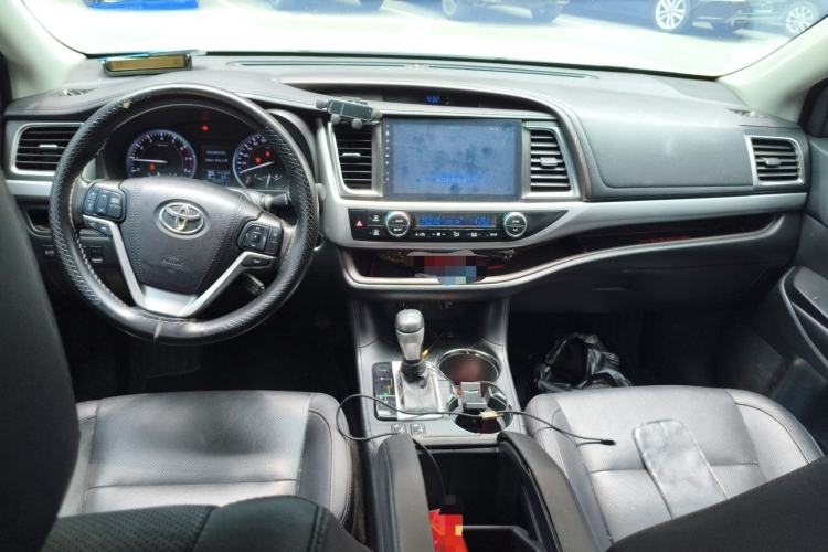Used Toyota Highlander 2017 2.0T Four-Wheel Drive Luxury Edition 7 Seats Center Console