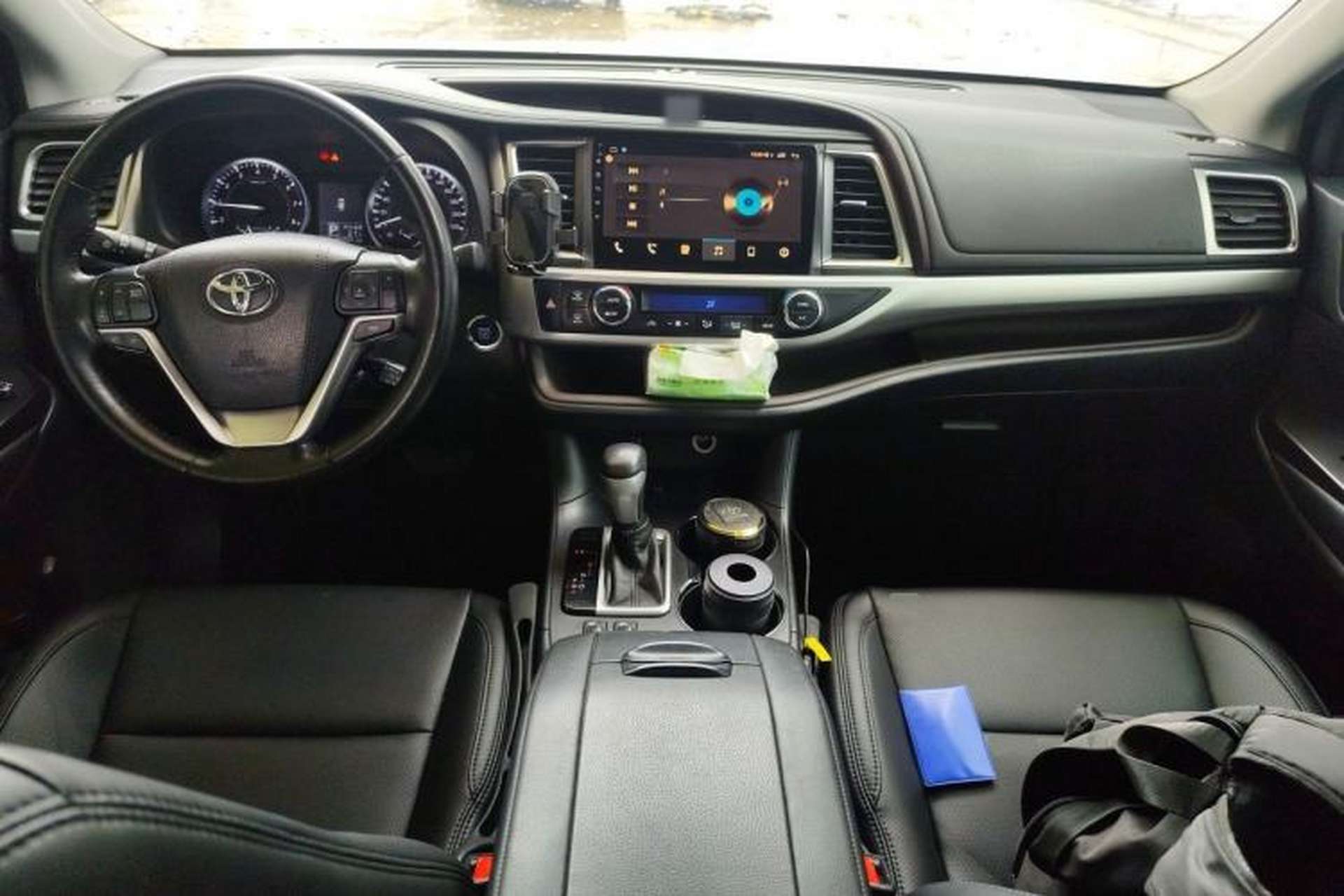 Used Toyota Highlander 2017 2.0T Two-Wheel Drive Luxury Edition 7 Seats Center Console