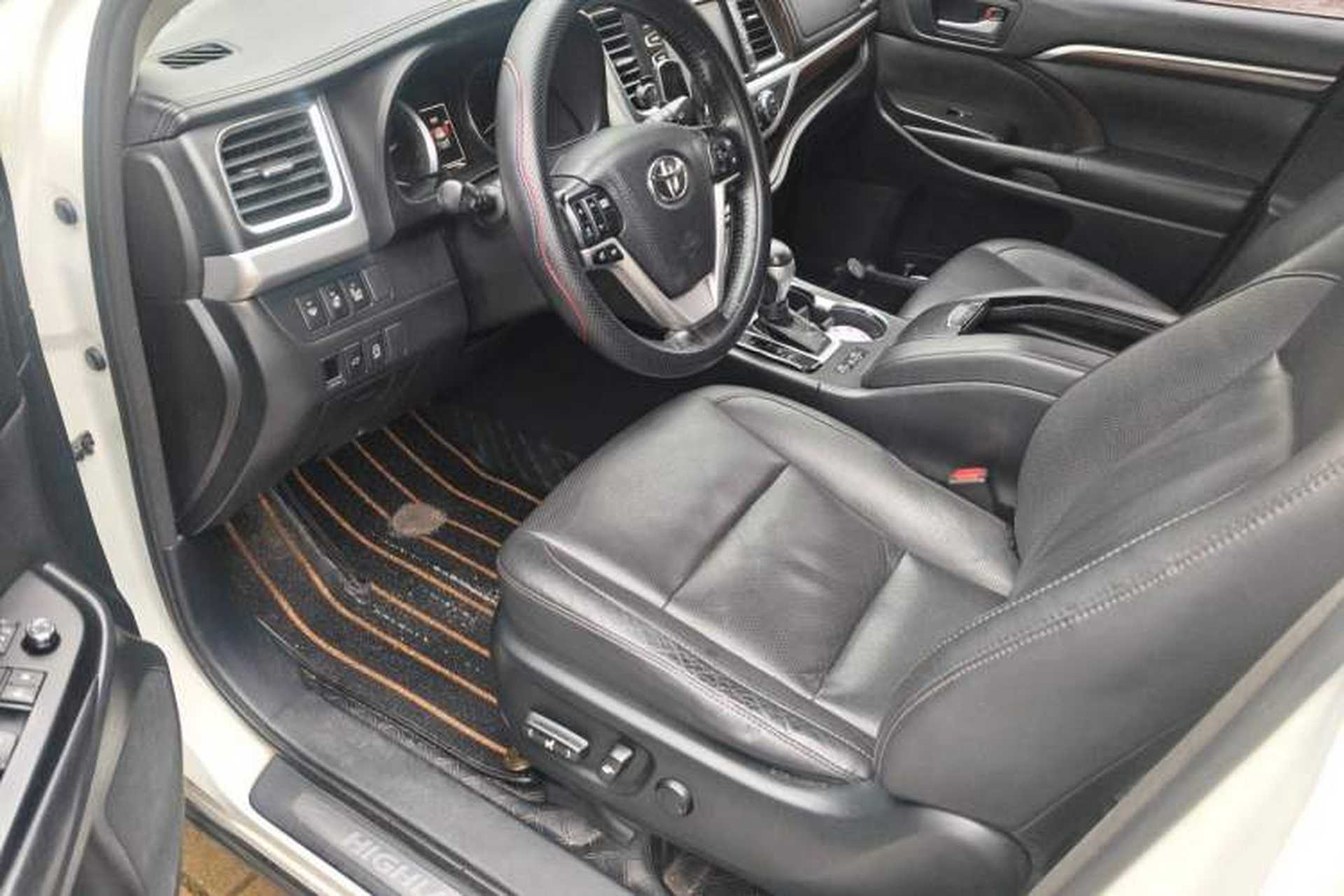 Used Toyota Highlander 2017 2.0T Four-Wheel Drive Ultimate Edition 7 Seats Driver Seat