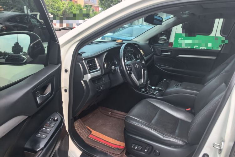 Used Toyota Highlander 2017 2.0T Two-Wheel Drive Luxury Edition 7 Seats Driver Seat