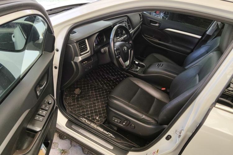 Used Toyota Highlander 2017 2.0T Four-Wheel Drive Luxury Edition 7 Seats Driver Seat