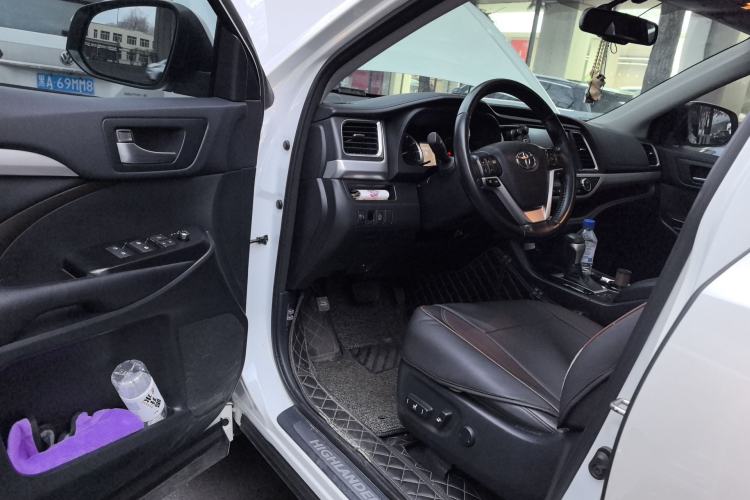 Used Toyota Highlander 2017 2.0T Four-Wheel Drive Luxury Edition 7 Seats Driver Seat