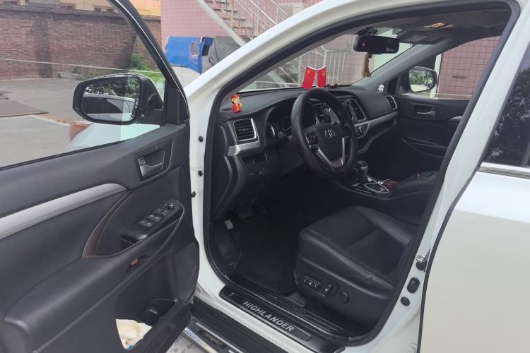 Used Toyota Highlander 2017 2.0T Four-Wheel Drive Luxury Edition 7 Seats Driver Seat