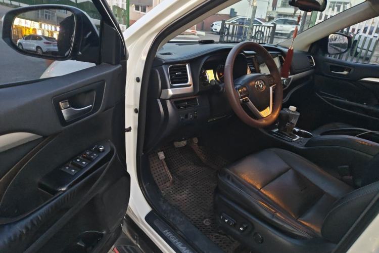 Used Toyota Highlander 2017 2.0T Four-Wheel Drive Luxury Edition 7 Seats Driver Seat