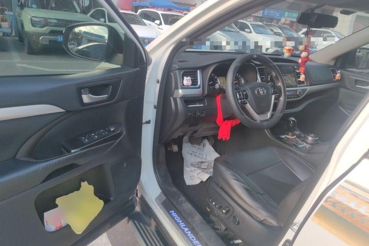 Used Toyota Highlander 2017 2.0T Four-Wheel Drive Luxury Navigation Version 7 Seats Driver Seat