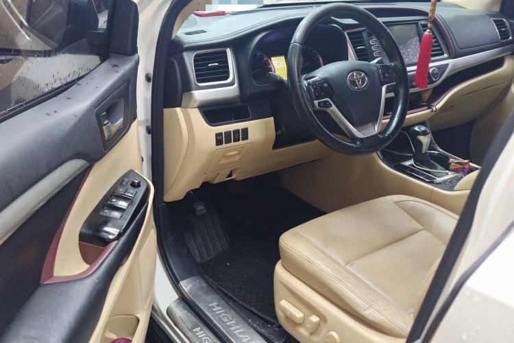 Used Toyota Highlander 2017 2.0T Four-Wheel Drive Luxury Edition 7 Seats Driver Seat