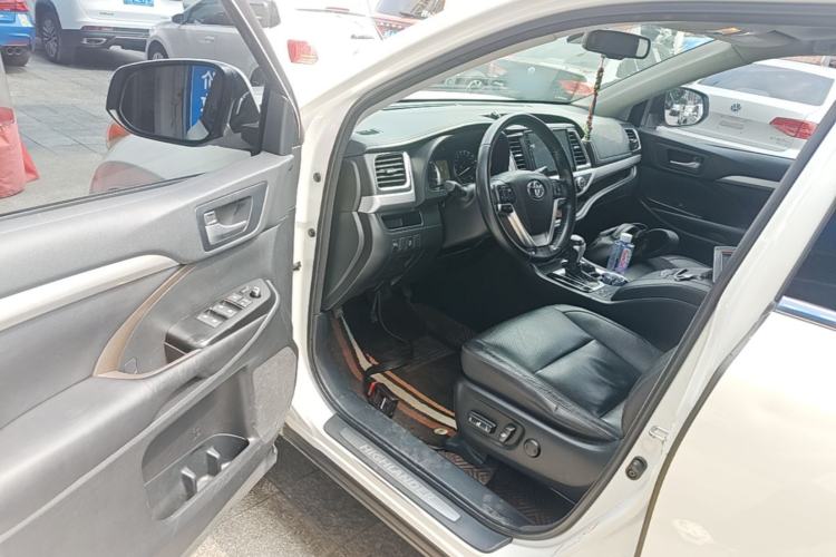 Used Toyota Highlander 2017 2.0T Four-Wheel Drive Luxury Edition 7 Seats Driver Seat