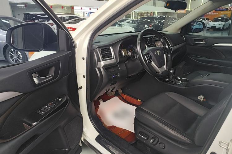 Used Toyota Highlander 2017 2.0T Four-Wheel Drive Luxury Edition 7 Seats Driver Seat