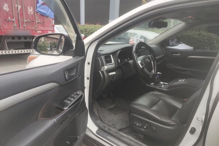 Used Toyota Highlander 2017 2.0T Four-Wheel Drive Luxury Edition 7 Seats Driver Seat