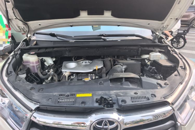 Used Toyota Highlander 2017 2.0T Two-Wheel Drive Luxury Edition 7 Seats Engine Bay