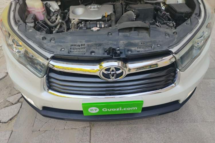 Used Toyota Highlander 2017 2.0T Four-Wheel Drive Luxury Edition 7 Seats Engine Bay