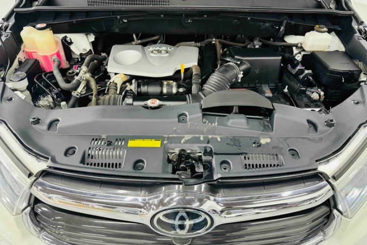 Used Toyota Highlander 2017 2.0T Four-Wheel Drive Ultimate Edition 7 Seats Engine Bay