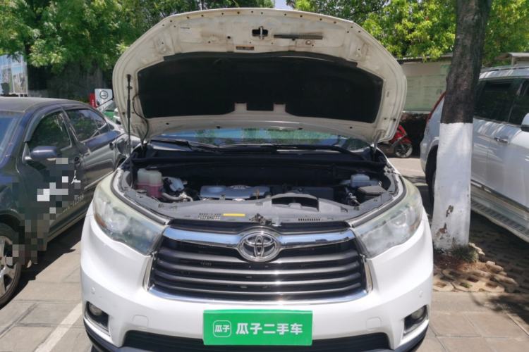 Used Toyota Highlander 2017 2.0T Four-Wheel Drive Luxury Edition 7 Seats Engine Bay